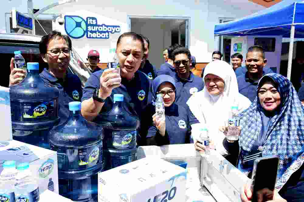  Pemkot Surabaya dan ITS Kembangkan Produk Air Minum Kemasan