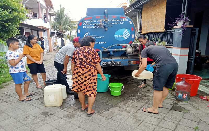  Dampak El Nino Mulai Terasa, Warga Makassar Beli Air Bersih Hingga Rp500.000