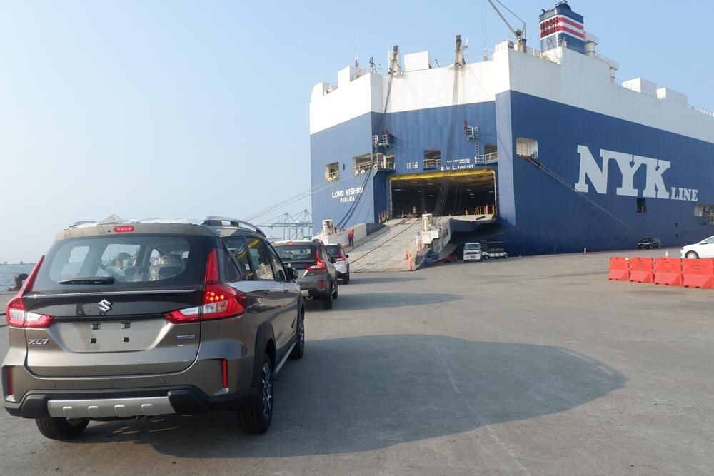 Unit Suzuki XL7 yang bakal diekspor ke Amerika melalui pelabuhan IPCC - Dok. Suzuki Indomobil Sales