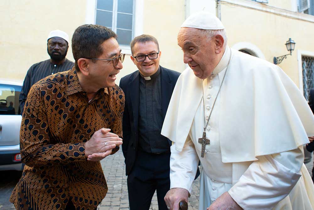 Arsjad Rasjid Boyong Motor Listrik Alva ke Vatikan