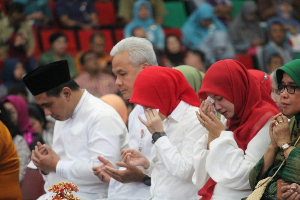  Purnatugas, Ganjar Pranowo dan Gus Yasin Berpamitan di Stadion Jatidiri