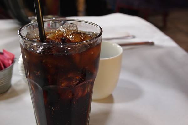  Ini 6 Bahaya Mengonsumsi Soda Berlebihan