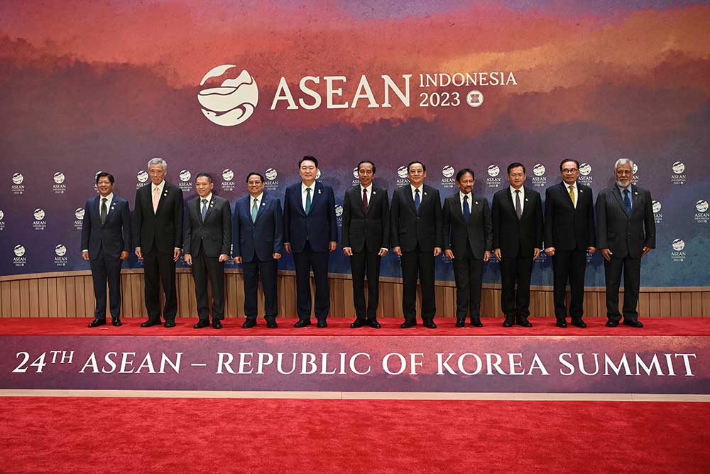  EDITORIAL : Menanti Realisasi Kesepakatan KTT Asean