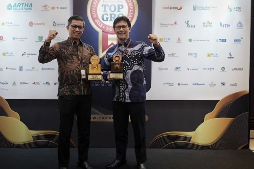  Bank BJB Syariah Borong Dua Penghargaan di TOP GRC Awards 2023