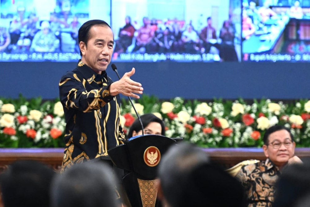 Presiden Joko Widodo (Jokowi) memberikan arahan dalam agenda Rakornas Pengendalian Inflasi Tahun 2023, Istana Negara, Kamis (31/8/2023). Foto BPMI Setpres RI