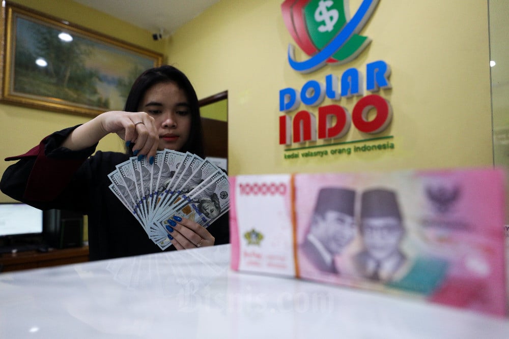  Rupiah Dibuka Melemah ke Rp15.355 Jelang Rilis Data Inflasi AS