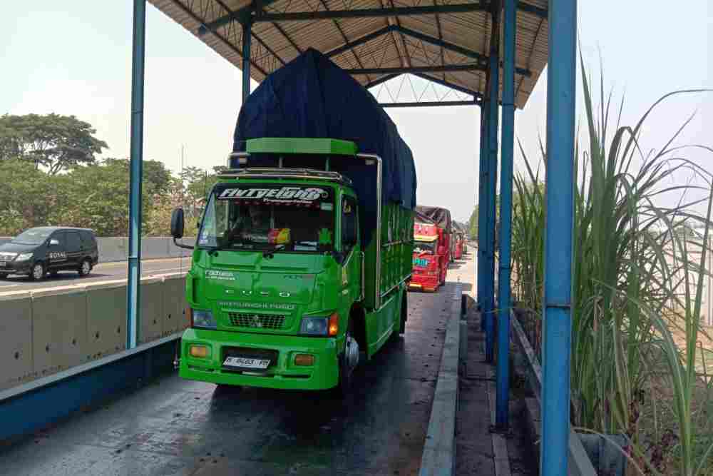  60 Truk ODOL Terjaring Razia di Ruas Tol Surabaya-Gempol