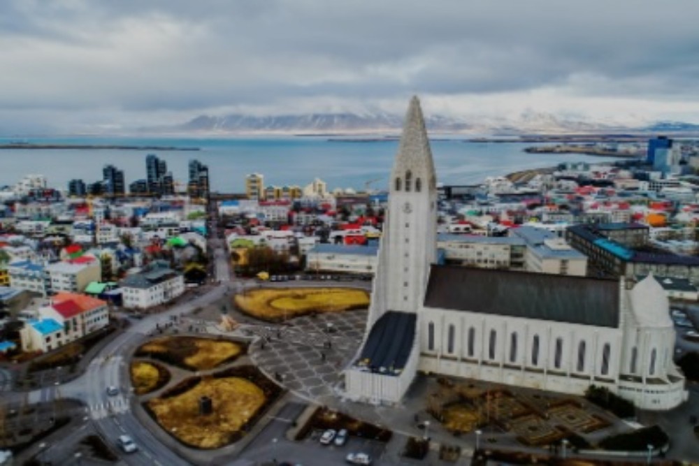 Reykjavik, kota terbesar di Islandia dan tempat berkumpulnya segala jenis aktivitas, namun tetap menjadi salah satu kota teraman di negara ini untuk menarik napas dalam-dalam tanpa khawatir paru akan terkontaminasi polusi./Istimewa