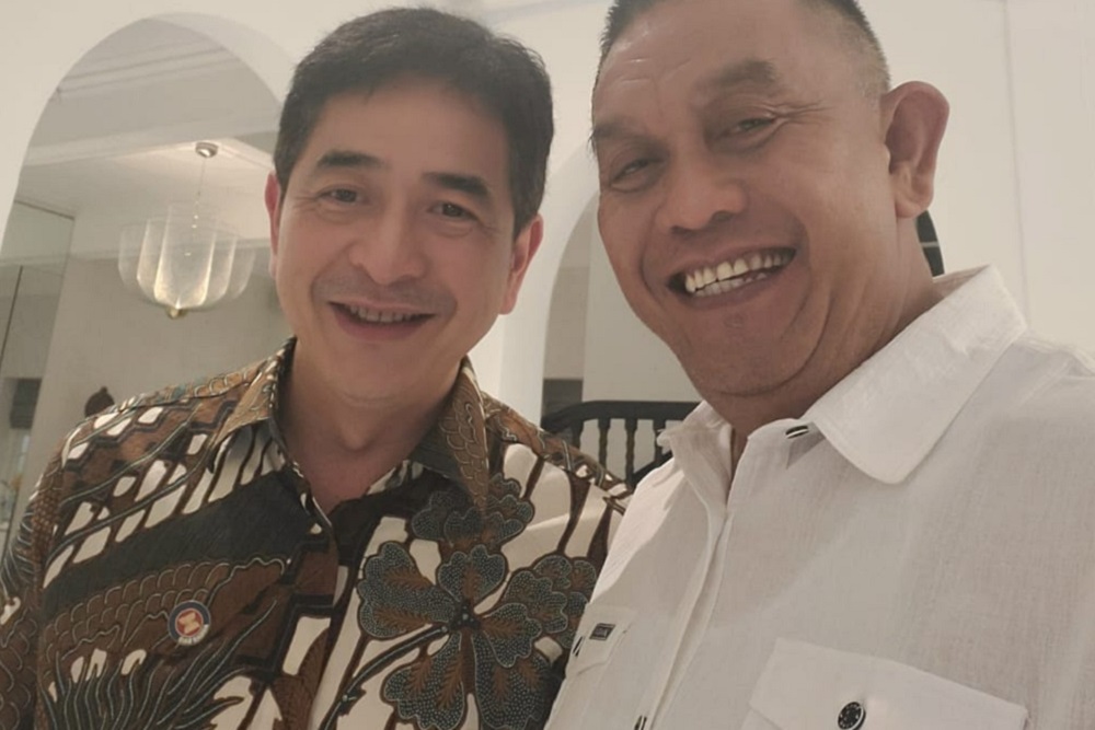 Ketua Kadin Jabar Cucu Sutara (kanan) bersama Ketua Umum Kadin Indonesia Arsjad Rasjid