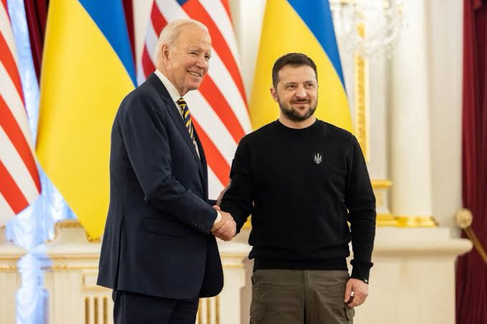  Biden Bertemu Zelensky Pekan Depan dan Umumkan Paket Bantuan untuk Ukraina