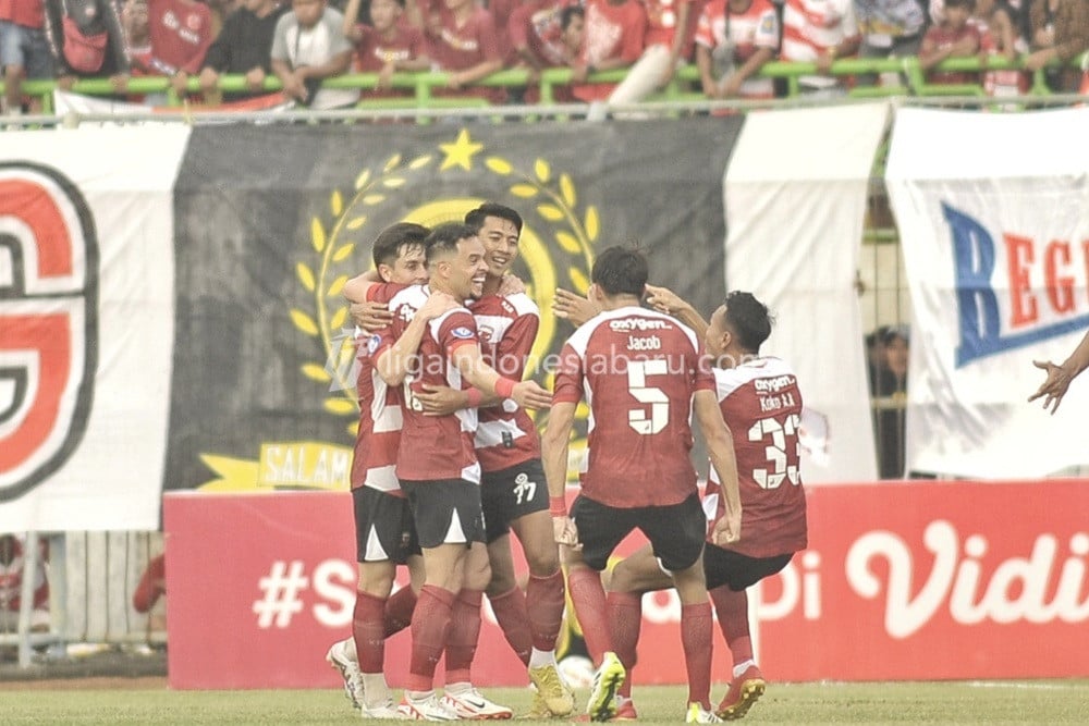 Hasil Madura United vs Persebaya Surabaya dalam lanjutan Liga 1 2023-2024/Liga Indonesia Baru.