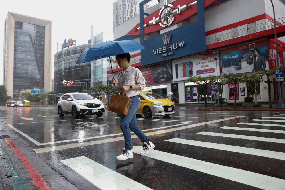 Cuaca Jakarta Hari Ini 18 September: Hujan Guyur Ibu Kota Siang-Malam. Ilustrasi hujan. REUTERS/Carlos Garcia Rawlins