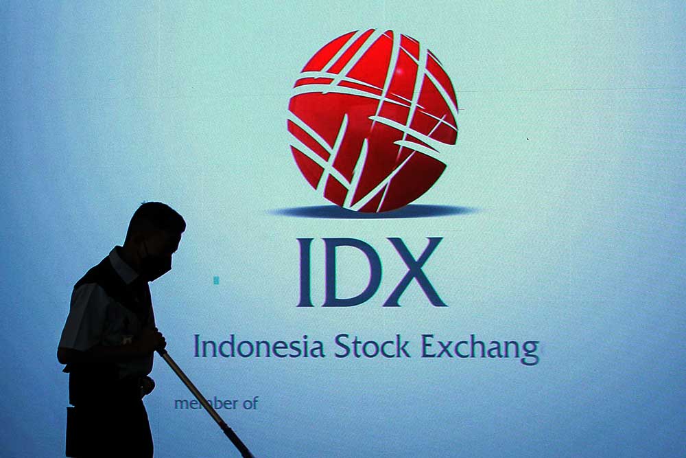 Otoritas Jasa Keuangan (OJK) telah secara resmi menunjuk PT Bursa Efek Indonesia (BEI) sebagai penyelanggara Bursa karbon yang pada Senin (18/9/2023). Bisnis/Fanny Kusumawardhani