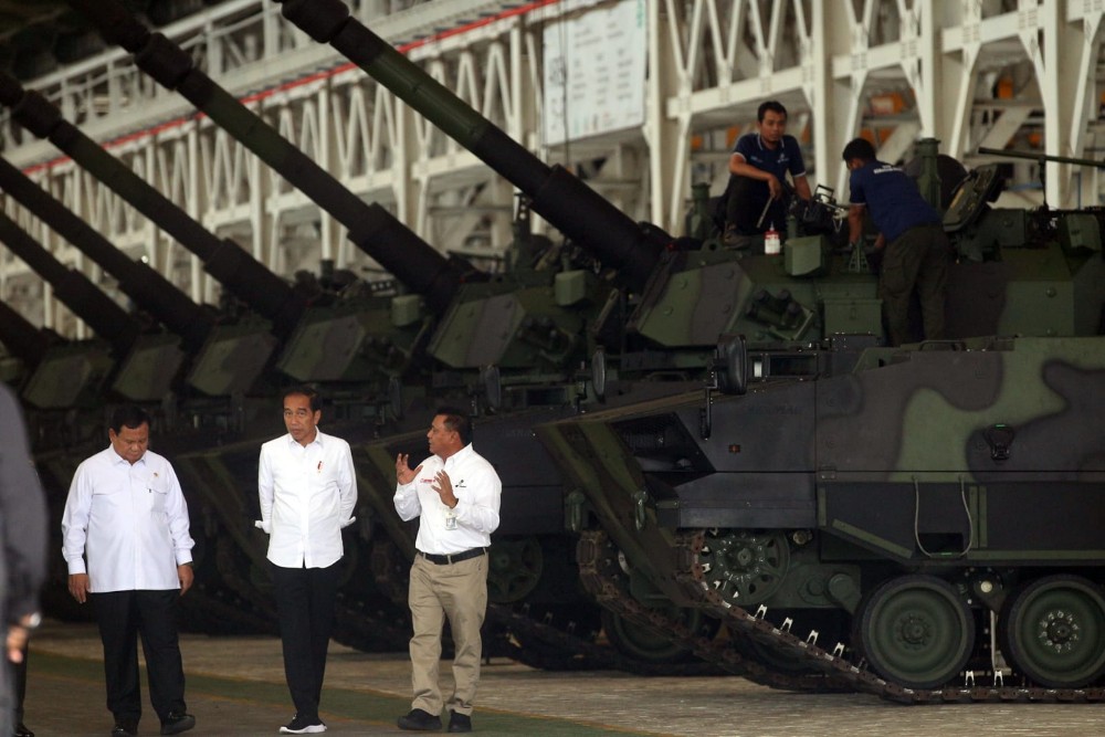Presiden Jokowi saat berkunjung ke Pindad