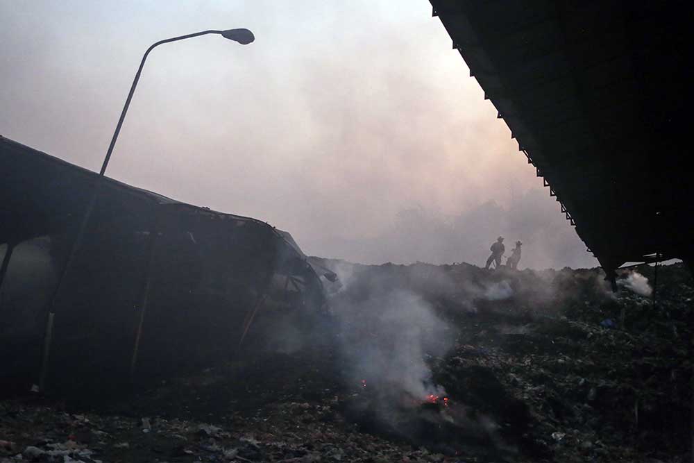  Kebakaran TPA Jatibarang di Semarang Masih Belum Bisa Dipadamkan