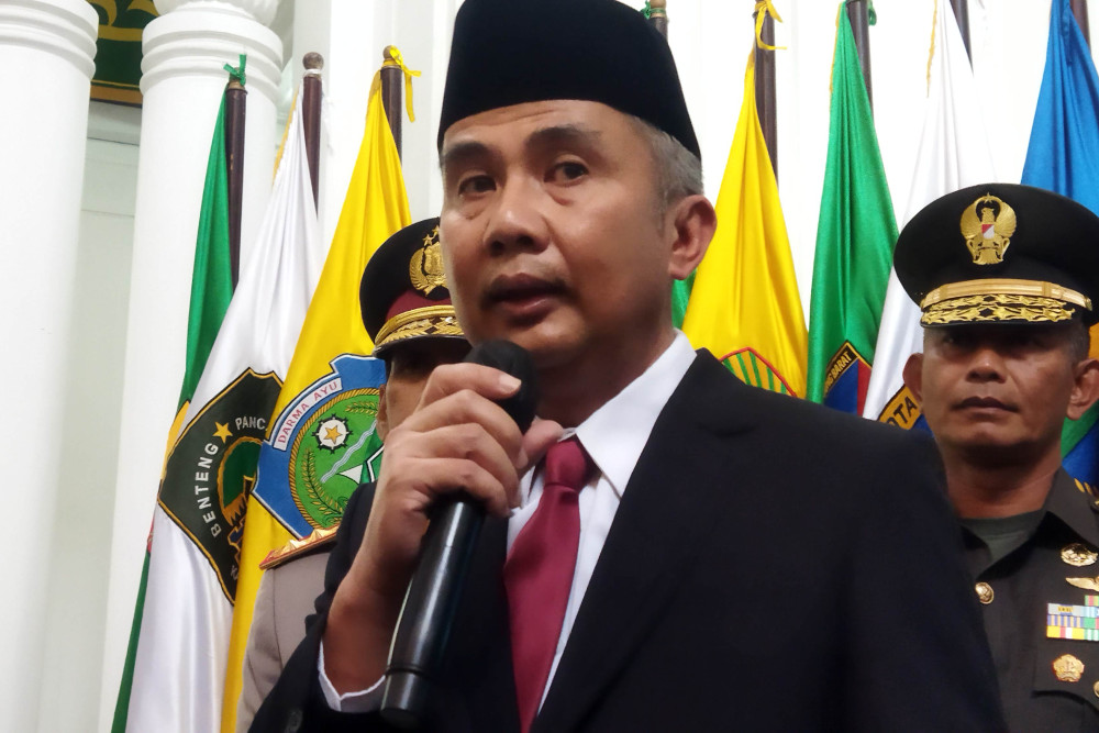  Lantik 6 Pj Kepala Daerah, Bey Titip Tuntaskan 4 Masalah Ini