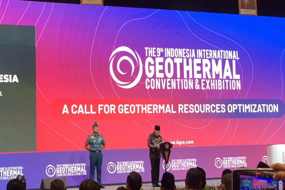 Wakil Presiden Ma’ruf Amin memberikan sambutan dalam agenda Indonesia International Geothermal Convention & Exhibition (IIGCE) 2023 di JCC Senayan, Rabu (20/9/2023)/Bisnis-Lukman Nur Hakim