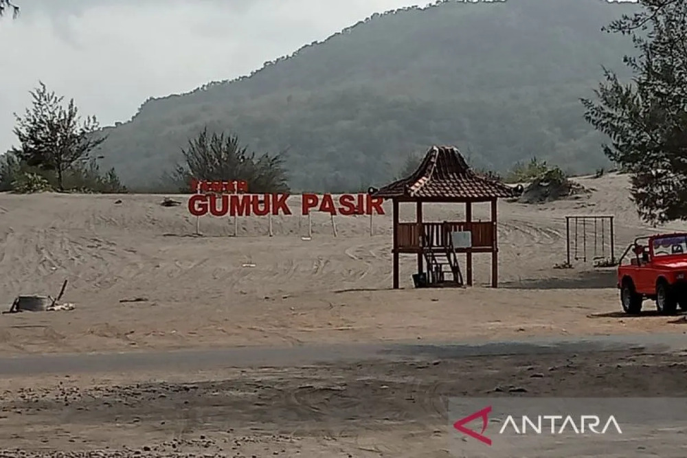 Gumuk Pasir Parangtritis di kawasan selatan Kabupaten Bantul, Daerah Istimewa Yogyakarta./Antara-Hery Sidik.
