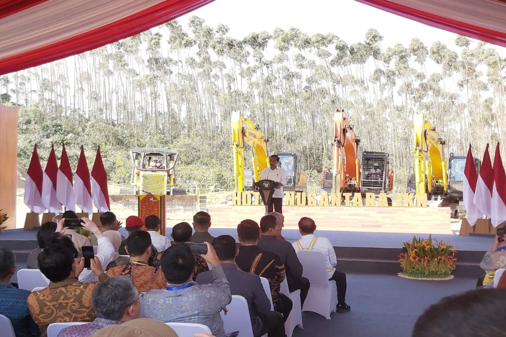 Presiden Joko Widodo (Jokowi) saat menghadiri peletakan batu pertama atau groundbreaking pembangunan sejumlah proyek perusahaan swasta yang melakukan investasi di Ibu Kota Negara Nusantara pada hari ini, Kamis (21/9/2023)/Istimewa