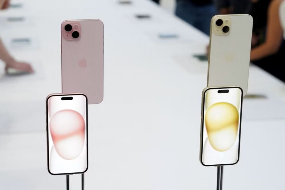 Harga iPhone 15 di Singapura/Reuters