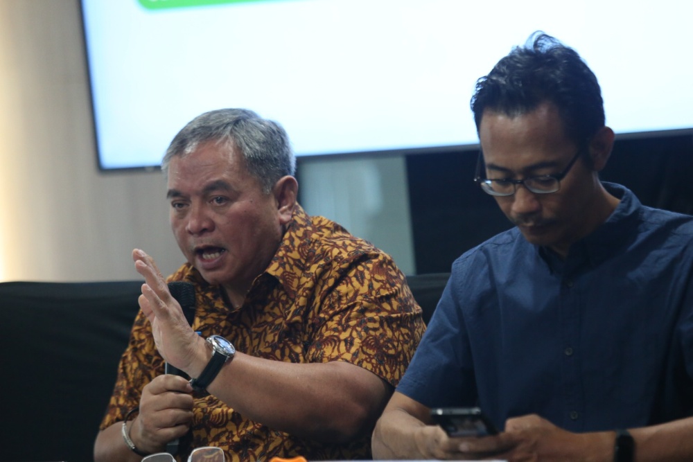 Direktur Utama AdaKami Bernardino Moningka Vega (kiri) dan Sekretaris Jenderal AFPI Sunu Widyatmoko dalam konferensi pers AdaKami, Jakarta, Jumat (22/9/2023). Dok AdaKami