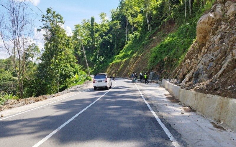 Ruas Rantepao - Sa'dan - Batusitanduk yang menghubungkan Kabupaten Toraja Utara dan Luwu ini baru saja dirampungkan pengerjaannya sepanjang 5,4 km./Pemprov Sulsel.