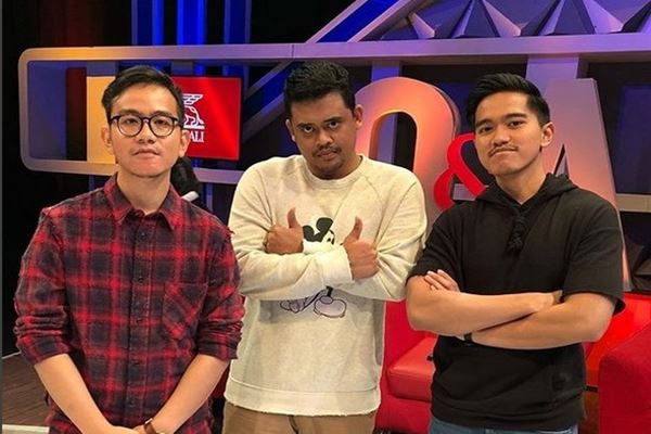 Gibran Rakabuming Raka (kiri), Bobby Nasution (tengah), Kaesang Pangarep (kanan)./Instagram@kaesangp