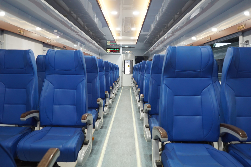 Kursi terbaru pada Kereta Ekonomi New Generation yang dirangkaikan pada KA Jayabaya Relasi Pasar Senen-Malang yang resmi diluncurkan, Selasa (26/9/2023). / Dok. KAI
