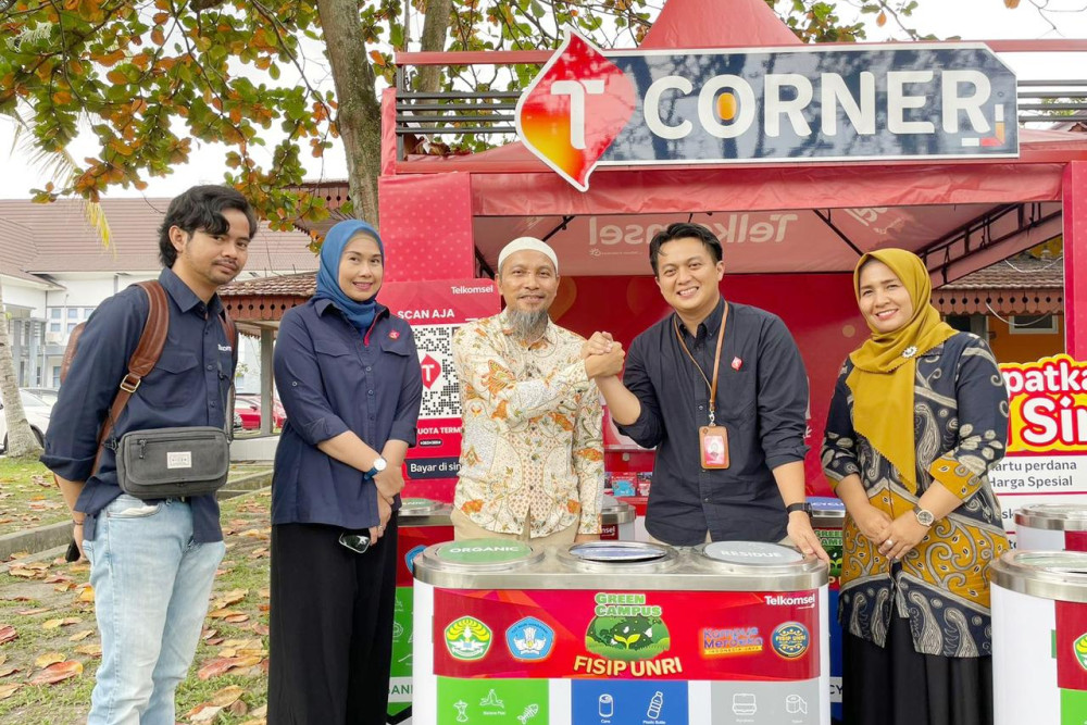  Sinergi Telkomsel Wujudkan Green Society dan Green Campus di FISIP Universitas Riau