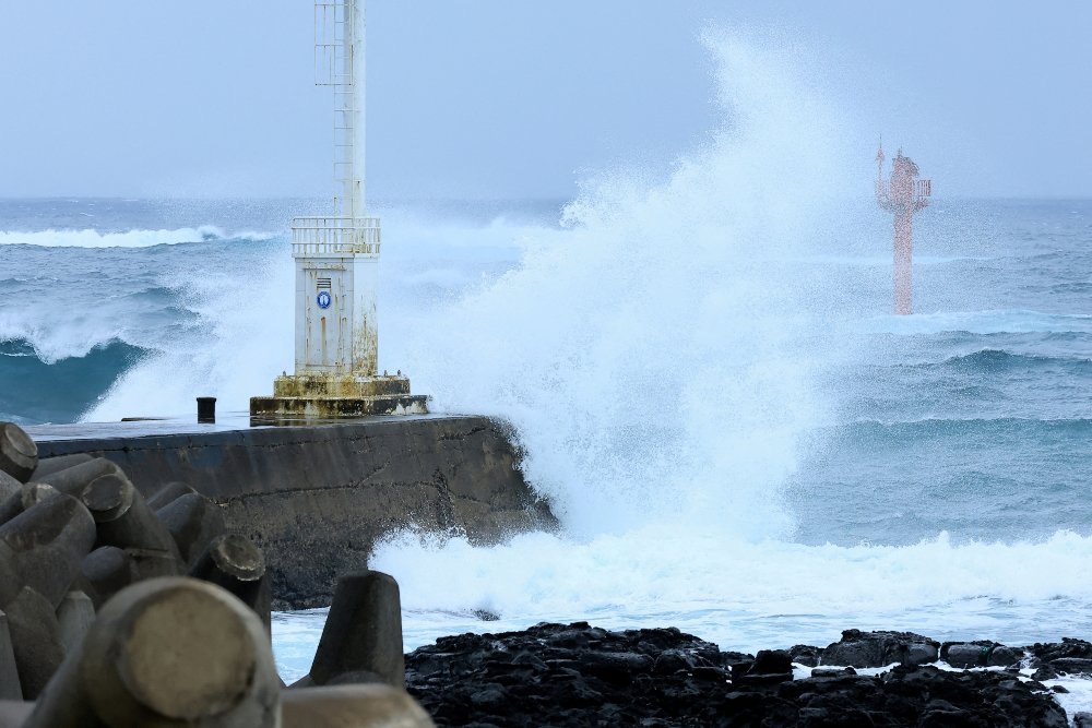  Siklon Tropis Koinu Berpotensi Picu Hujan Lebat hingga Gelombang Laut Tinggi di RI