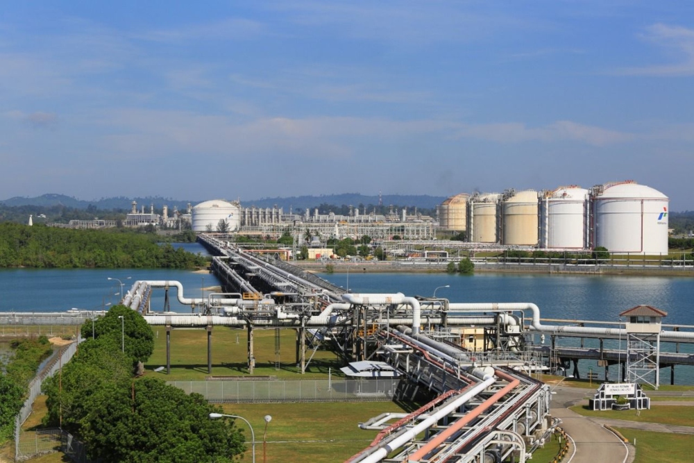  PLN Bakal Pasok Listrik Bersih ke Kilang Badak LNG