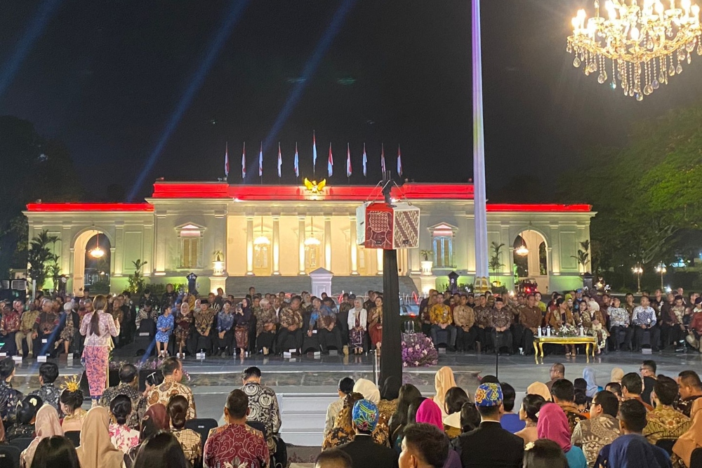  Buka Istana Berbatik, Jokowi Minta Masyarakat Lestarikan Batik