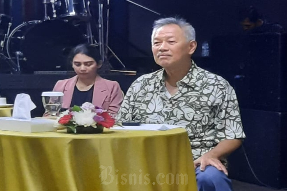 Pendiri Artha Graha Group Tomy Winata saat memberikan penjelasan mengenai konflik yang terjadi di Pulau Rempang, Kamis (28/9/2023)/Bisnis-HTA