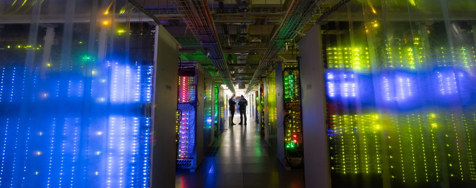 Tumpukan perangkat server di pusat data yang berlokasi di Moskow, Rusia, pada Januari 2022. - Bloomberg/Andrey Rudkov