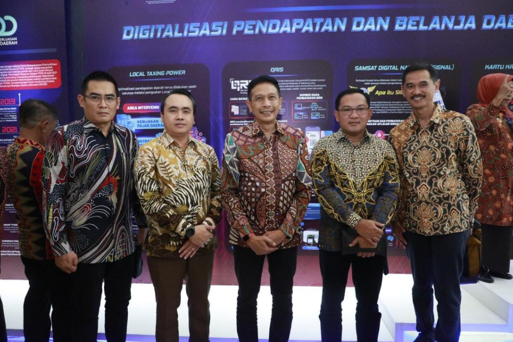  Pemkot Malang Komitmen Percepat Penerbitan Kartu Kredit Indonesia