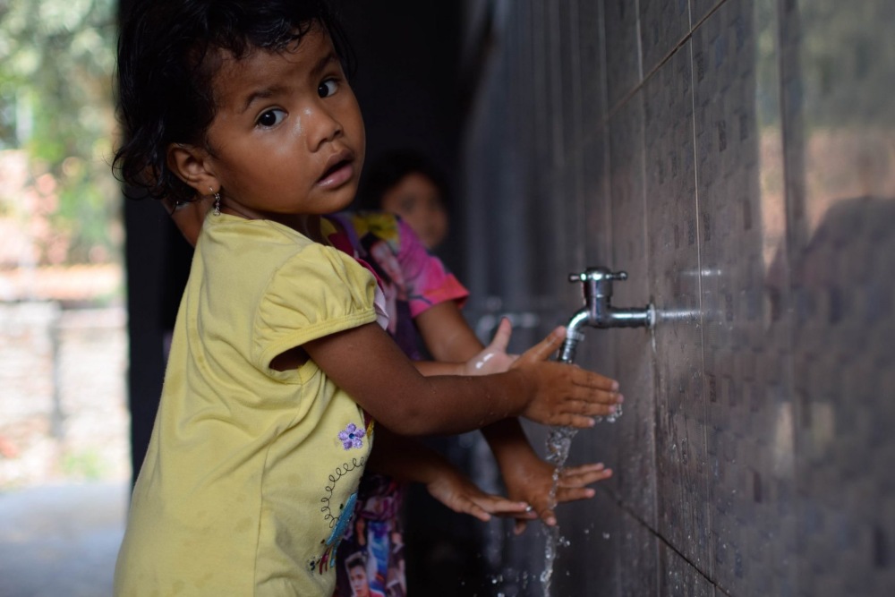 Akses air bersih dan sanitasi merupakan bagian integral dari rumah yang aman, sehat dan layak. Akses air bersih merupakan salah satu program Habitat for Humanity./Dok. Habitat for Humanity Indonesia