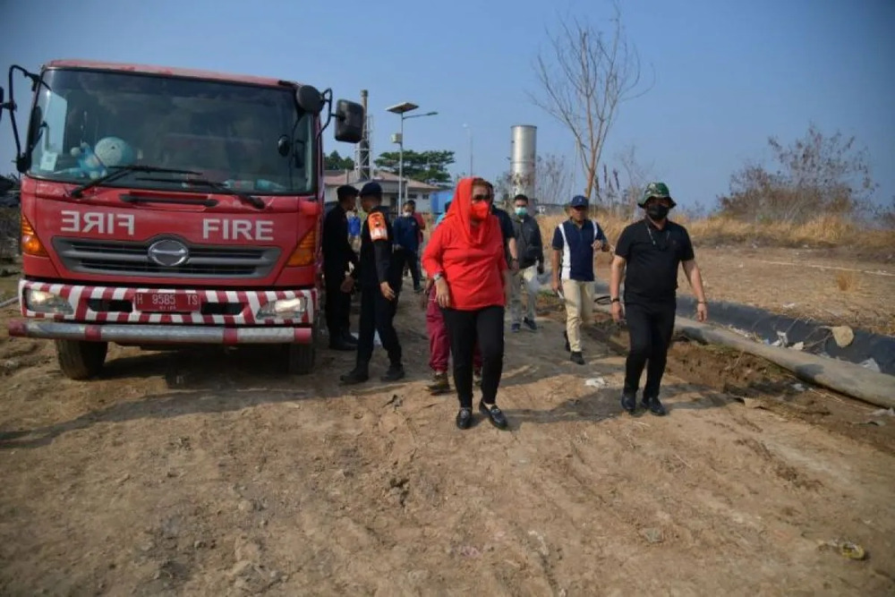  Pemadaman Api di TPA Jatibarang Hadapi Sejumlah Kendala