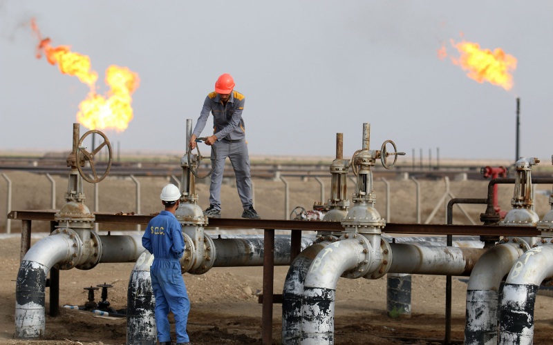 Aktivitas di kilang minyak Nasiriyah, Irak./Bloomberg.