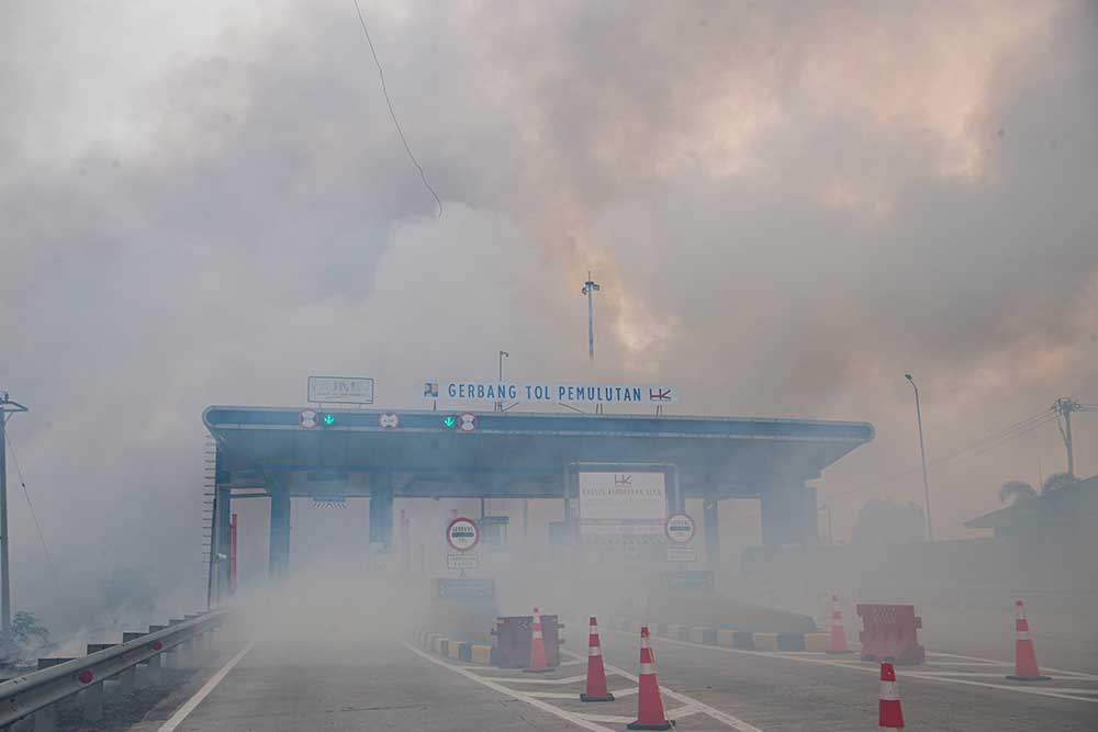  Jalan Tol Palindra di Sumsel Tertutup Asap Kebakaran Lahan