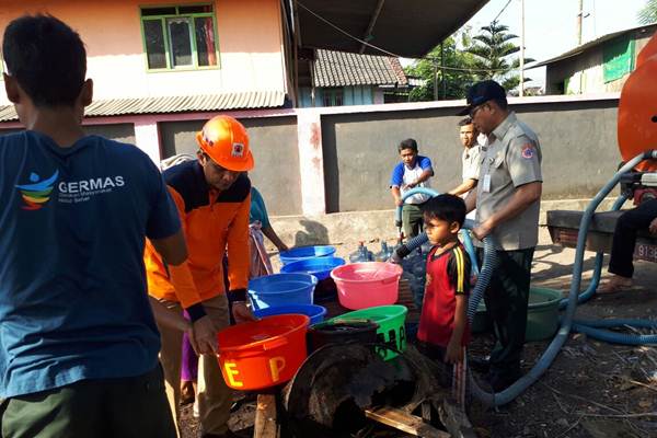 Pembagian air bersih/BPBD