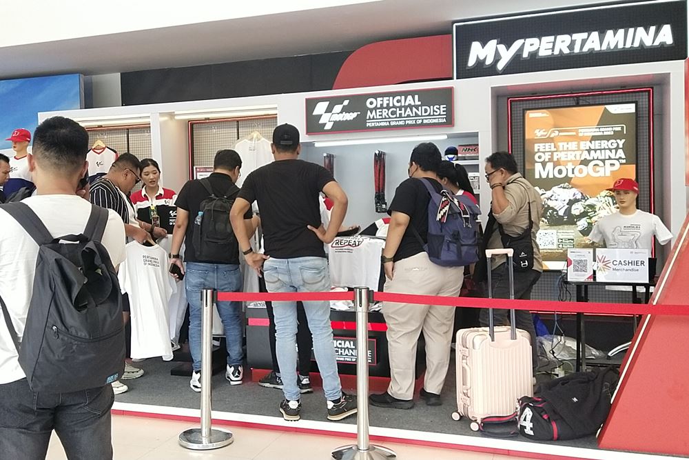  Antusiasme Penonton MotoGP Mandalika 2023 Mulai Terasa di Bandara Lombok