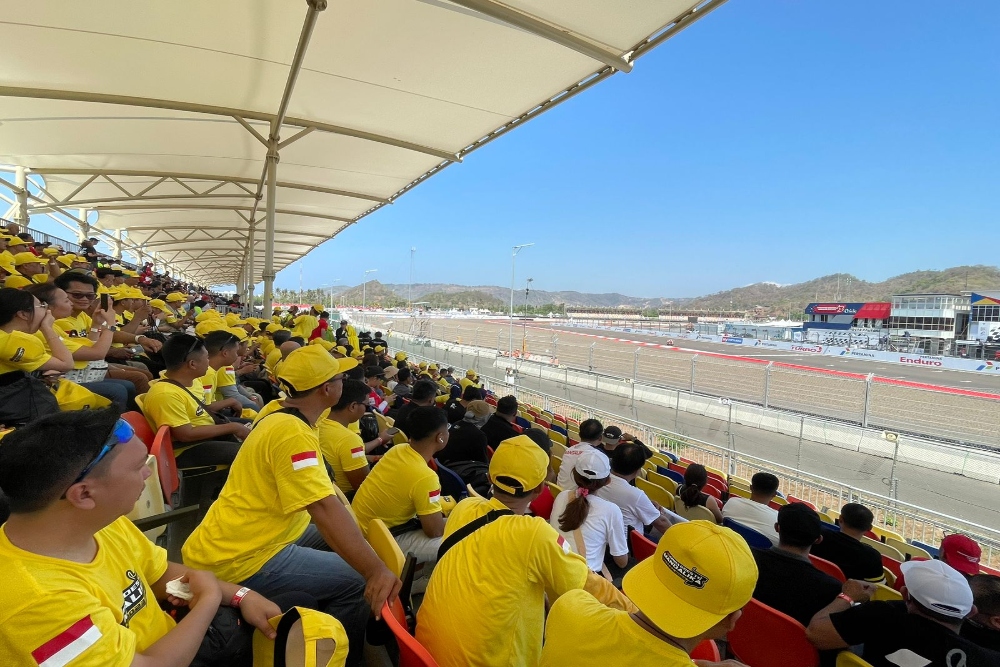  MotoGP Mandalika 2023 Segera Dimulai, Suara Penonton Riuh di Tribun