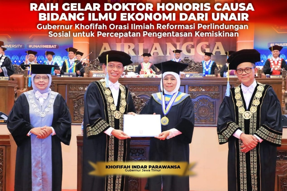  Gubernur Khofifah Raih Gelar Doktor Honoris Causa dari FEB - UNAIR