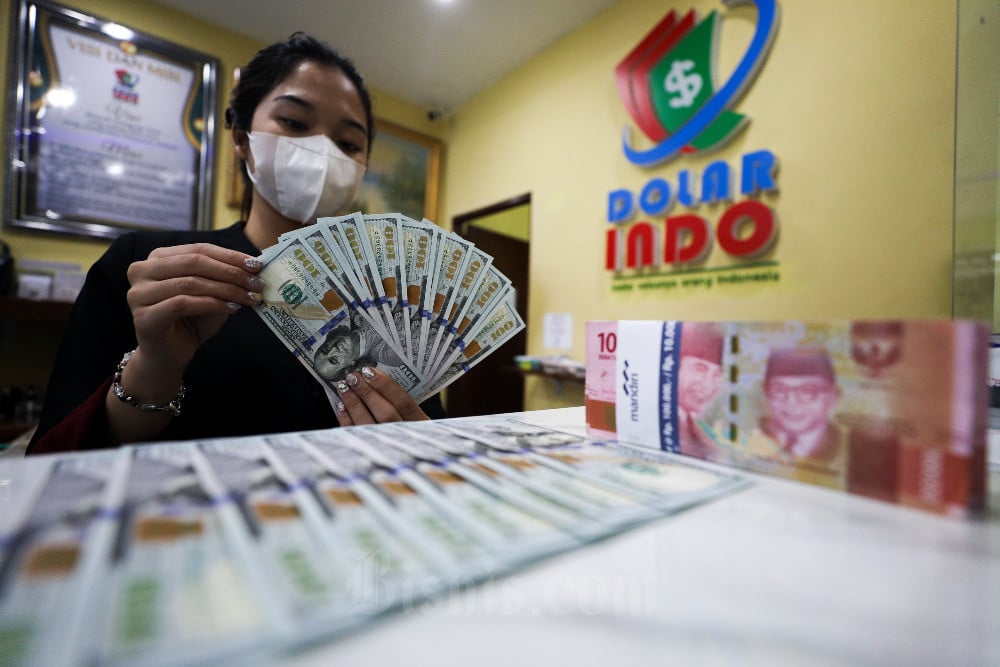  Rupiah Dibuka Melemah ke Rp15.707, Konflik Israel-Hamas Bikin Mata Uang Asia Lesu