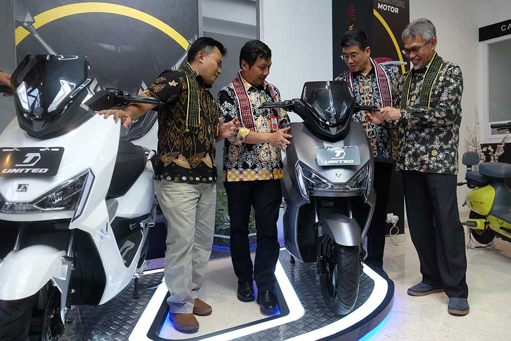  Pembukaan Showroom United E-Motor di BSD