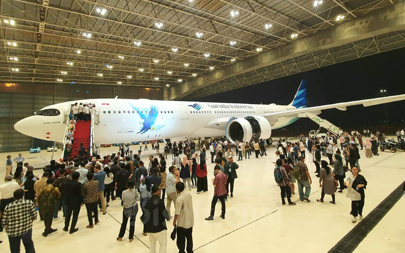 Pesawat Airbus A330-900neo milik Garuda Indonesia di Hanggar 2 GMF AeroAsia, Rabu (27/11/2019) malam./Bisnis-Rio Sandy Pradana