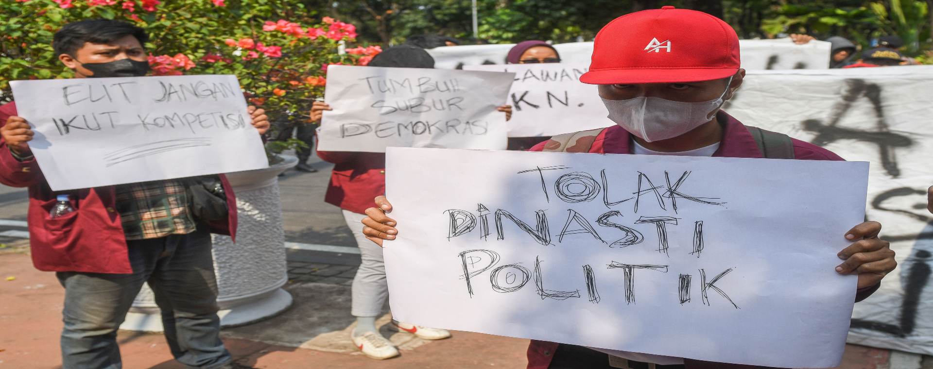  Pasukan Brimob Jaga Gedung MK Jelang Putusan Batas Maksimal Usia Capres