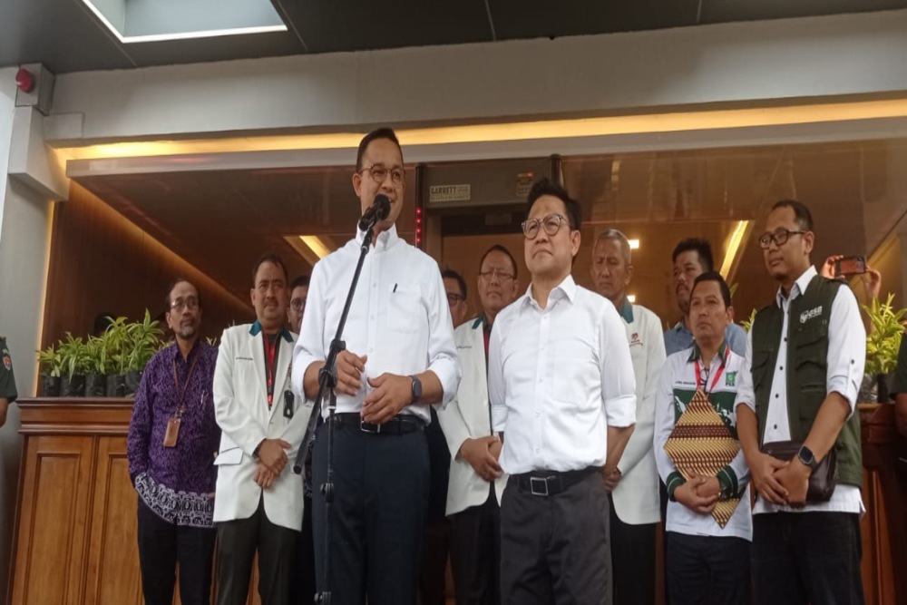  Candaan Selepet Anies Baswedan Pakai Sarung, Cak Imin: Mumpung Belum Jadi Presiden