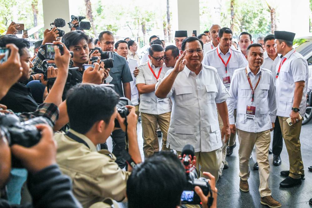  Momen Kocak Prabowo "Prank" Wartawan saat Doorstop