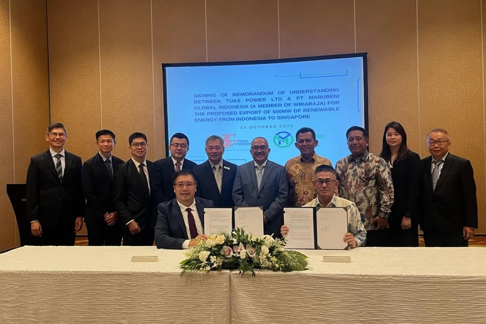 PT Marubeni Global Indonesia menandatangani fakta kerja sama (MoU) dengan perusahaan asal Singapura, Tuas Power, di Singapura, Senin (23/10/2023)./Istimewa